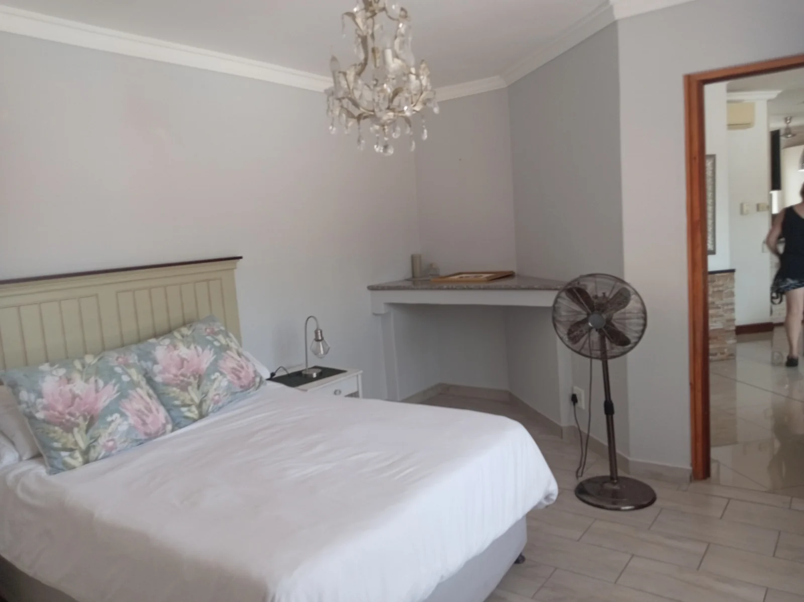 ESCAPE TO THE DREAM HOUSE