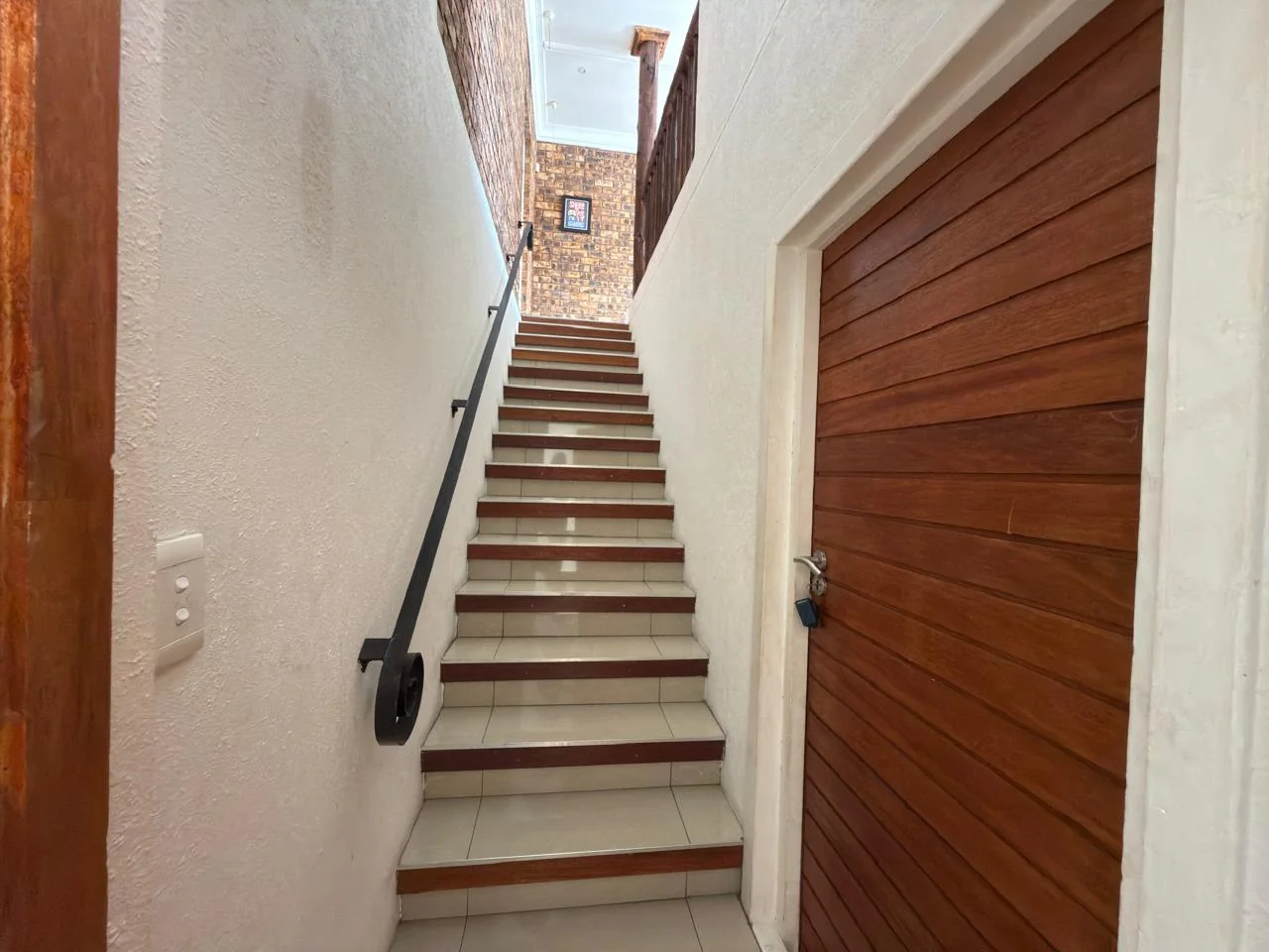 ESCAPE TO THE DREAM HOUSE