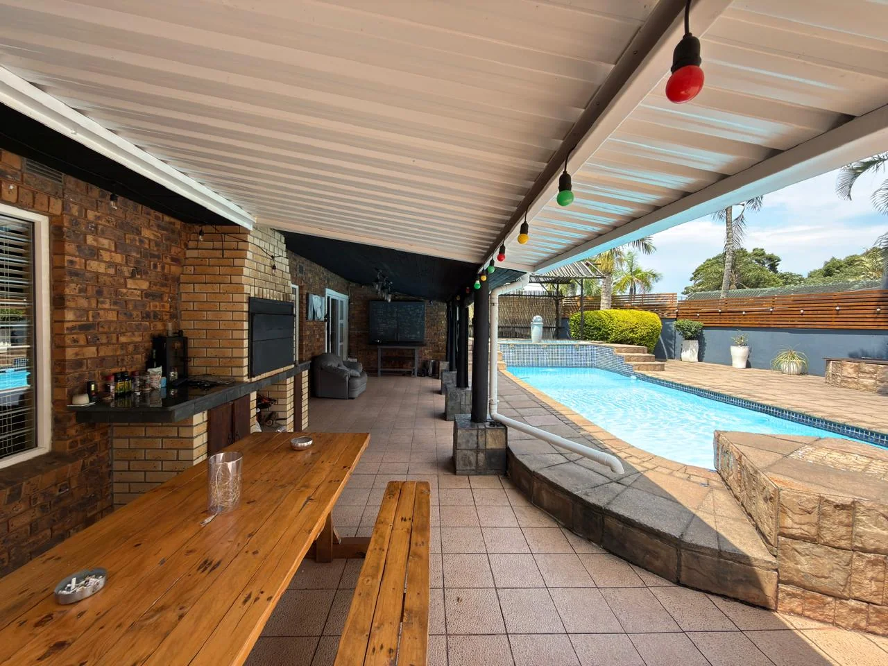 ESCAPE TO THE DREAM HOUSE