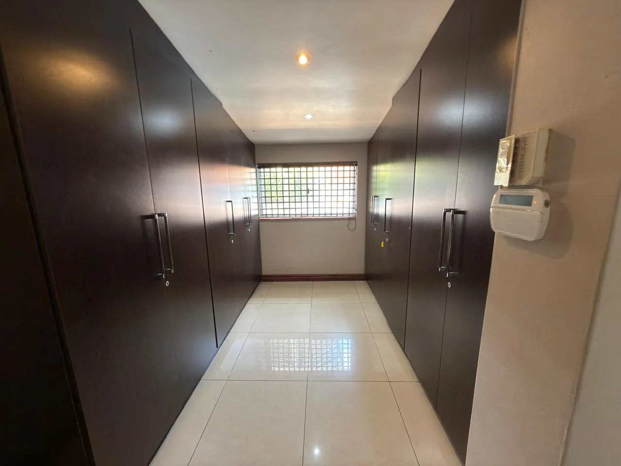 ESCAPE TO THE DREAM HOUSE