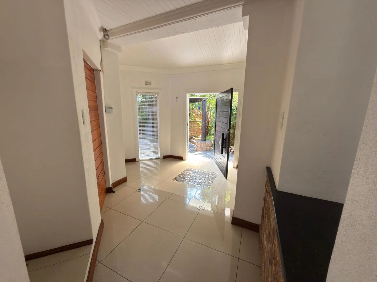 ESCAPE TO THE DREAM HOUSE