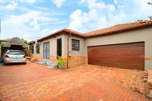 200 Lisbon, Cosmo City, Roodepoort