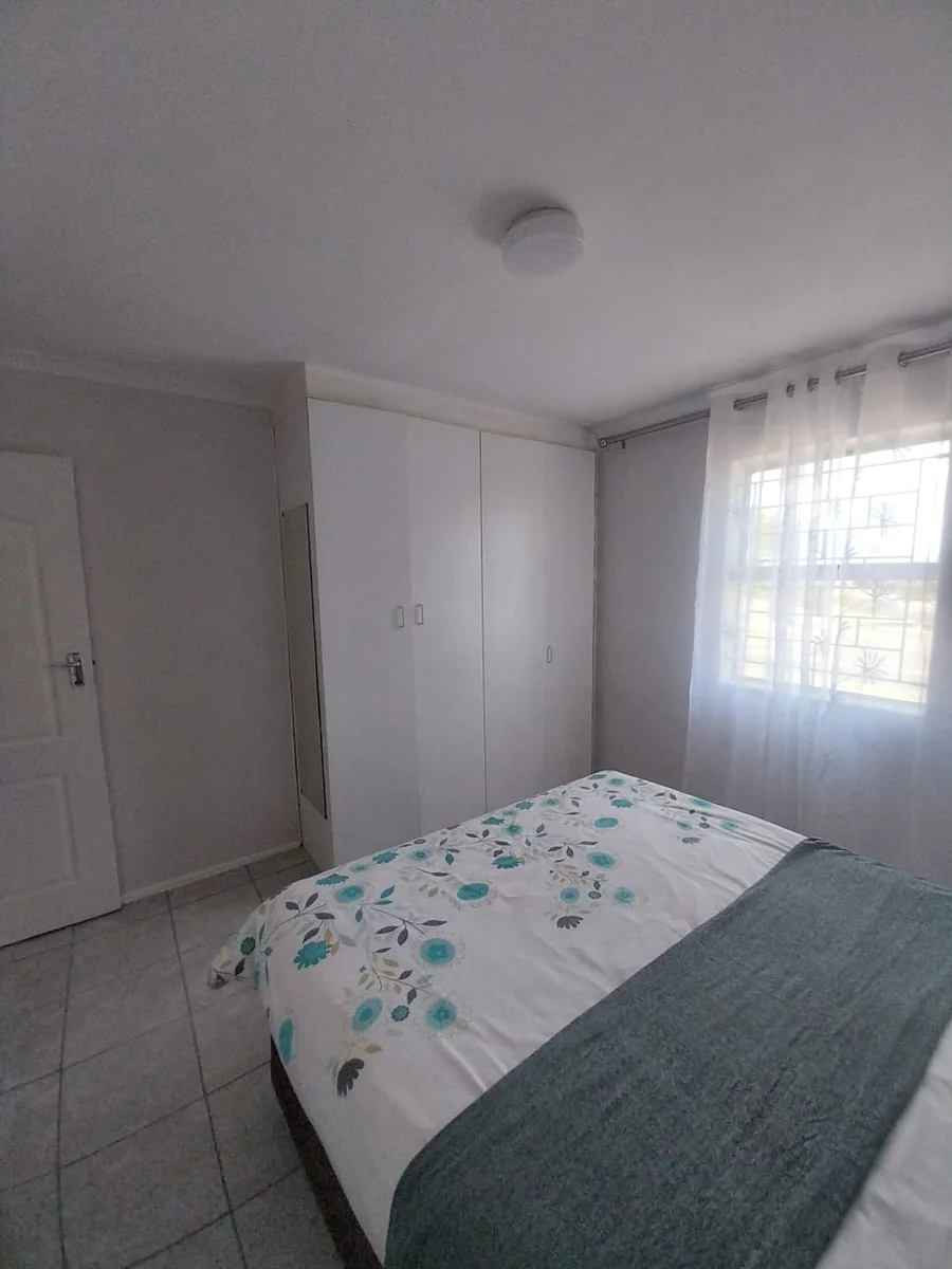 Neat and Secure 2 bed apartment for Sale in Bothasig