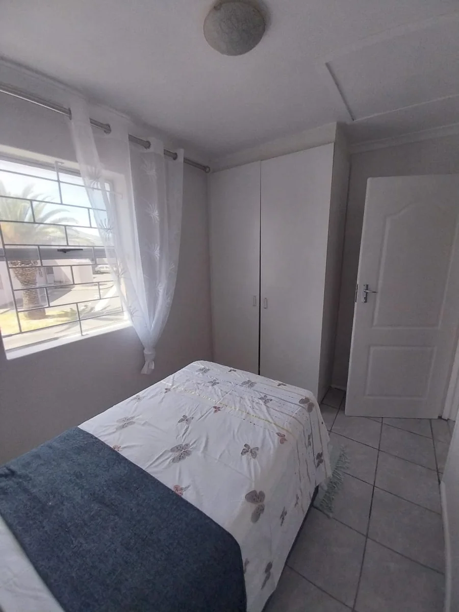 Neat and Secure 2 bed apartment for Sale in Bothasig