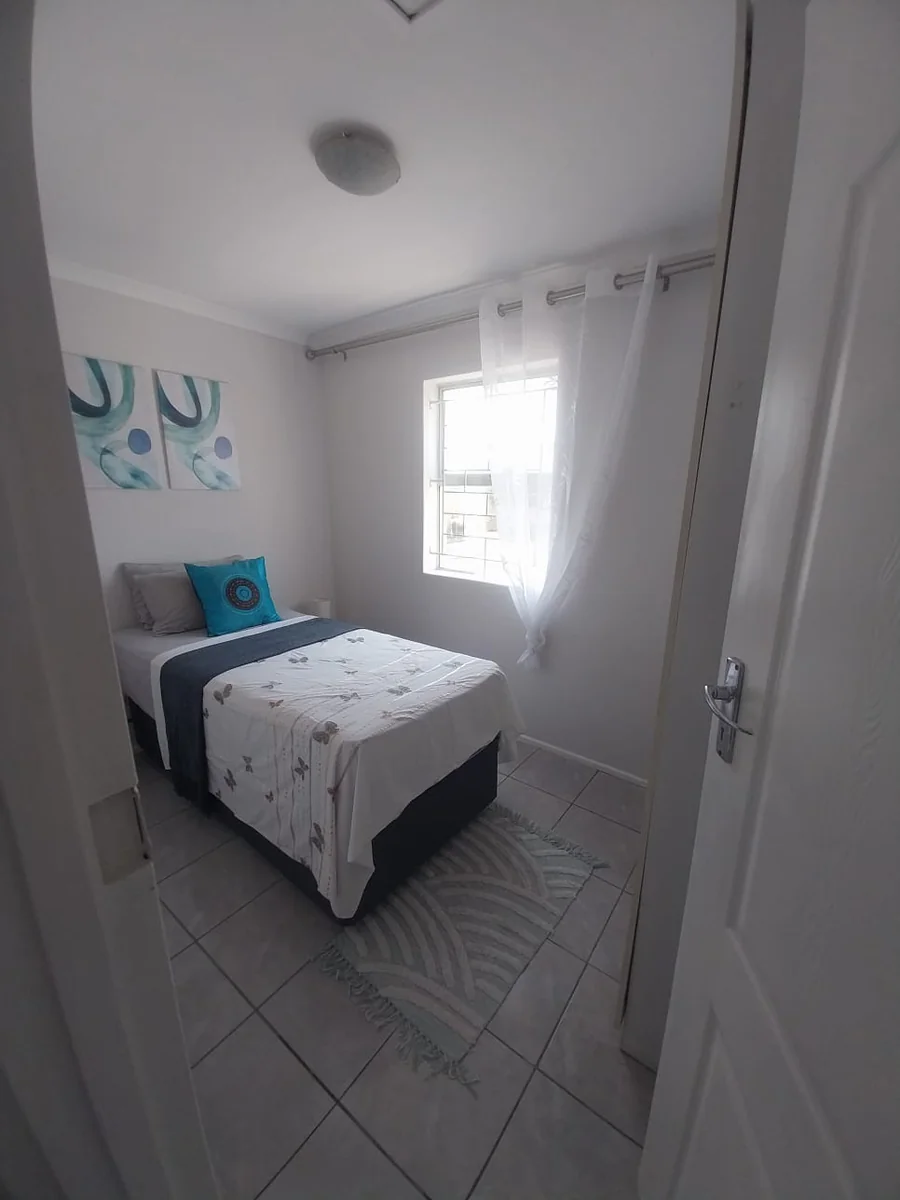 Neat and Secure 2 bed apartment for Sale in Bothasig