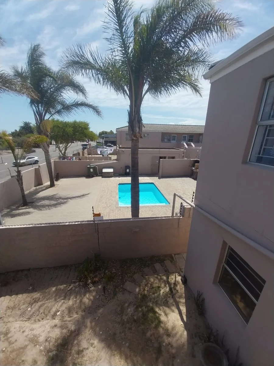 Neat and Secure 2 bed apartment for Sale in Bothasig