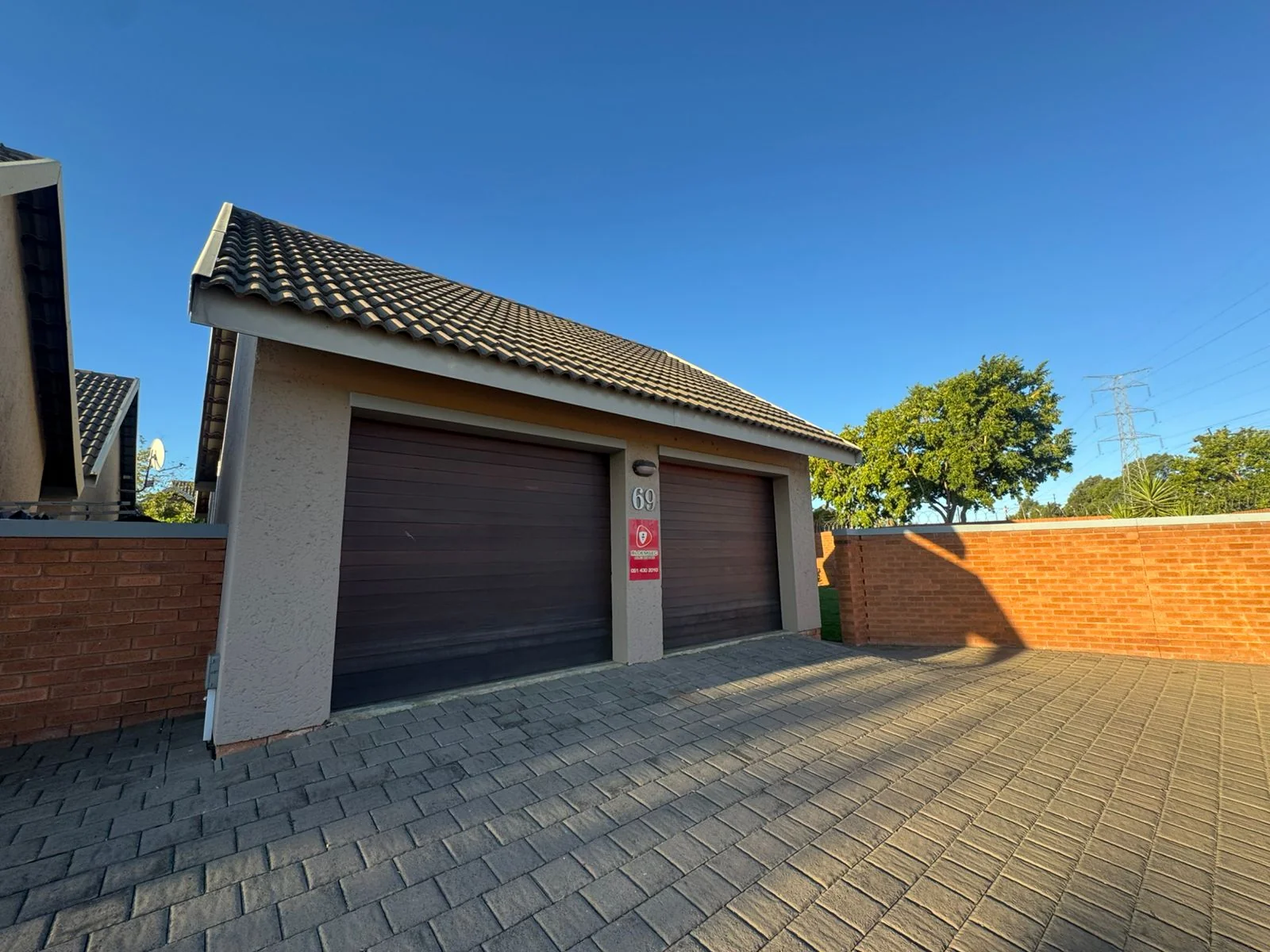 Picture Perfect 3 Bedroom, 2 Bathroom Townhouse.