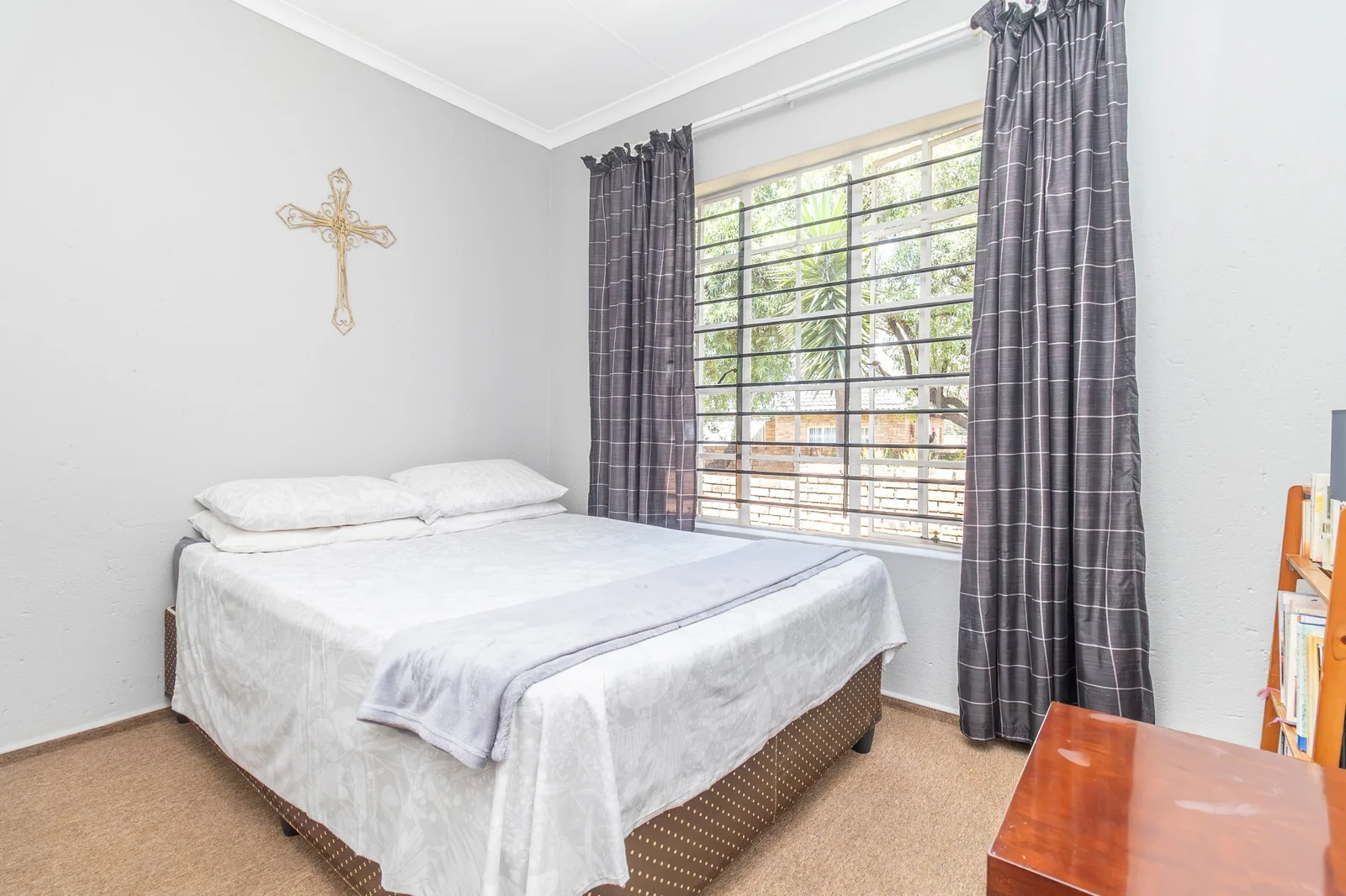 3 Bedroom Townhouse for Sale in Willowbrook