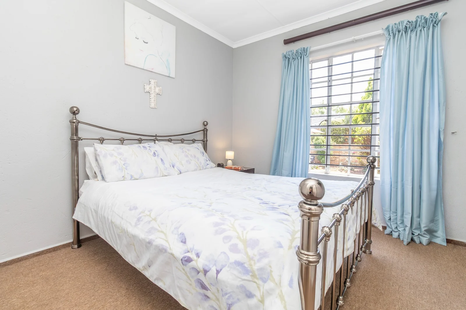 3 Bedroom Townhouse for Sale in Willowbrook