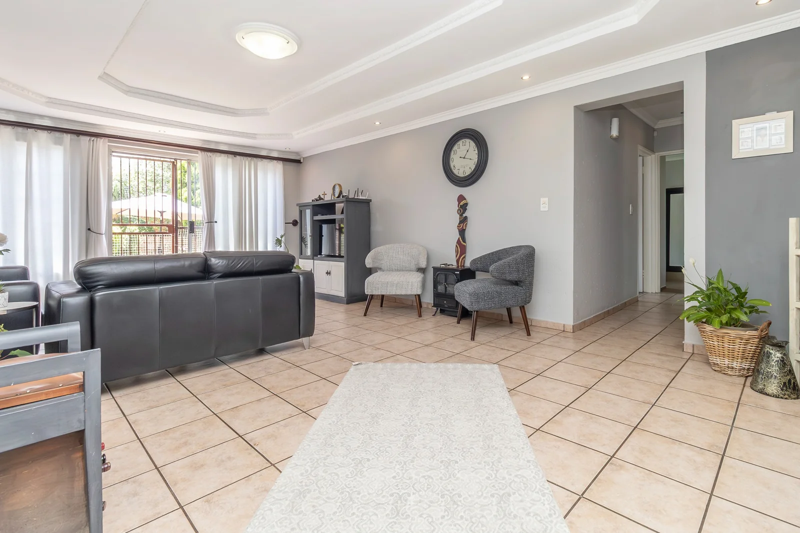 3 Bedroom Townhouse for Sale in Willowbrook