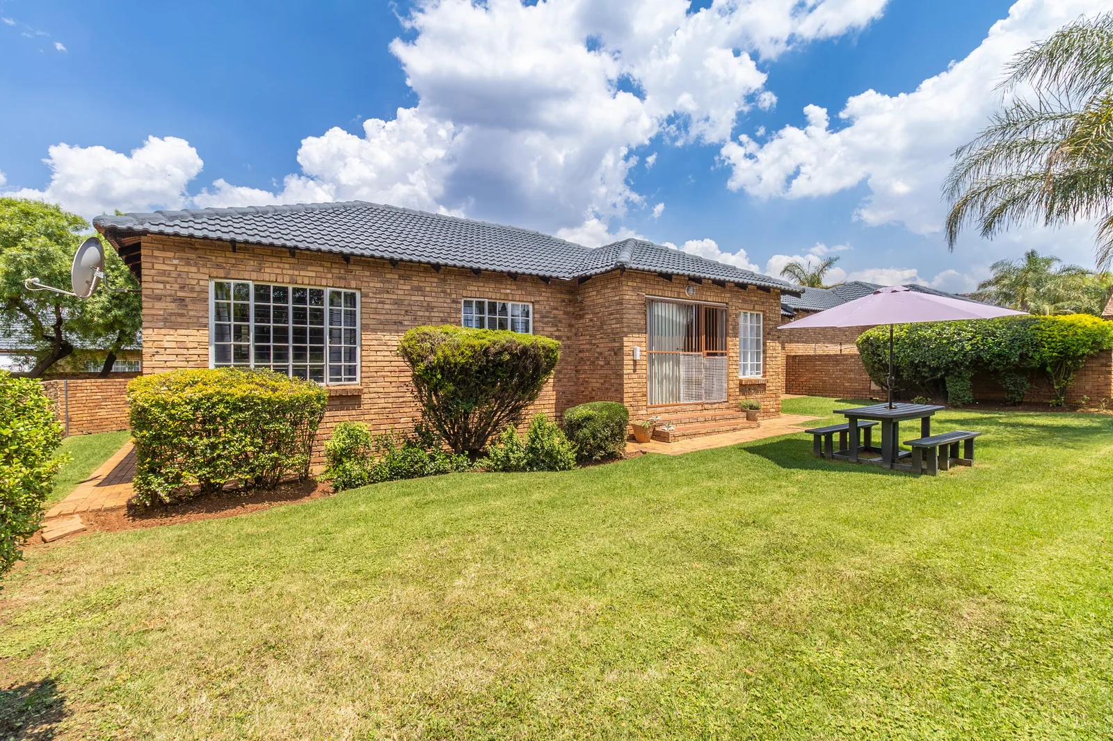 3 Bedroom Townhouse for Sale in Willowbrook