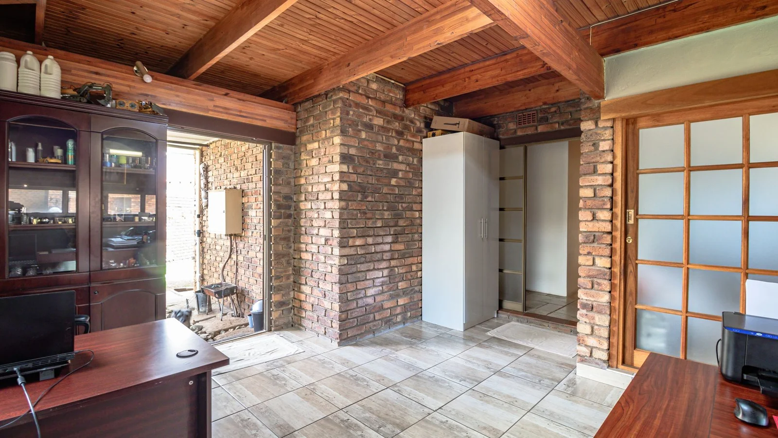 Expansive Family Home with Solar Power, Borehole and Exceptional Entertainment