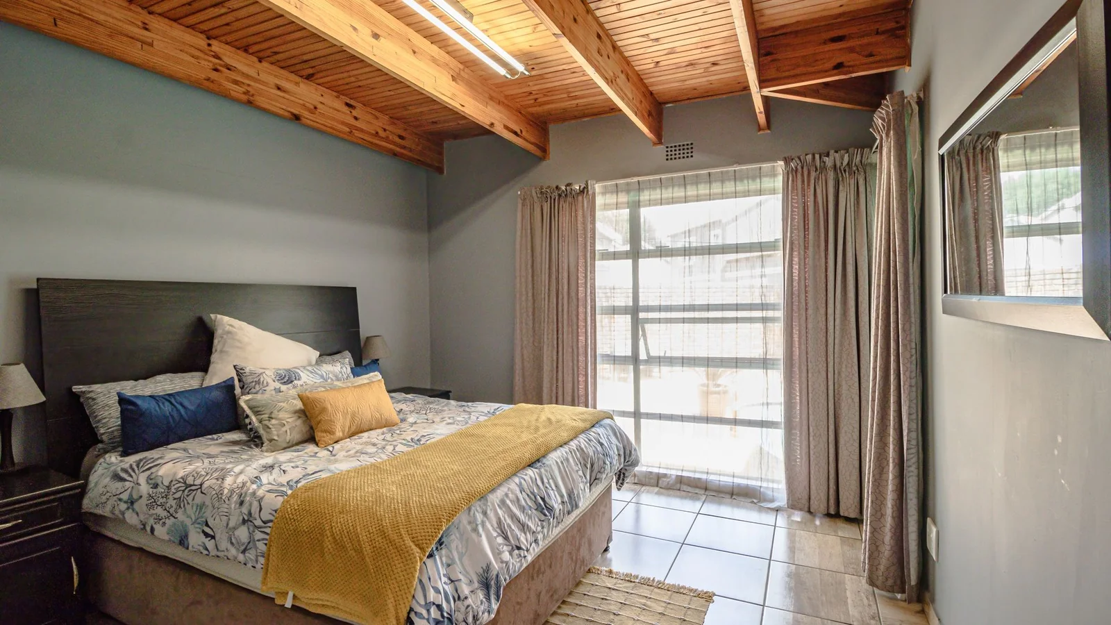 Expansive Family Home with Solar Power, Borehole and Exceptional Entertainment