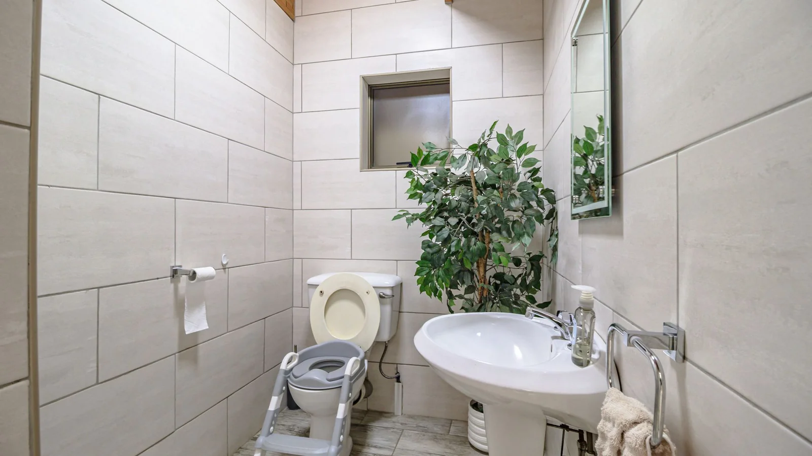 Expansive Family Home with Solar Power, Borehole and Exceptional Entertainment