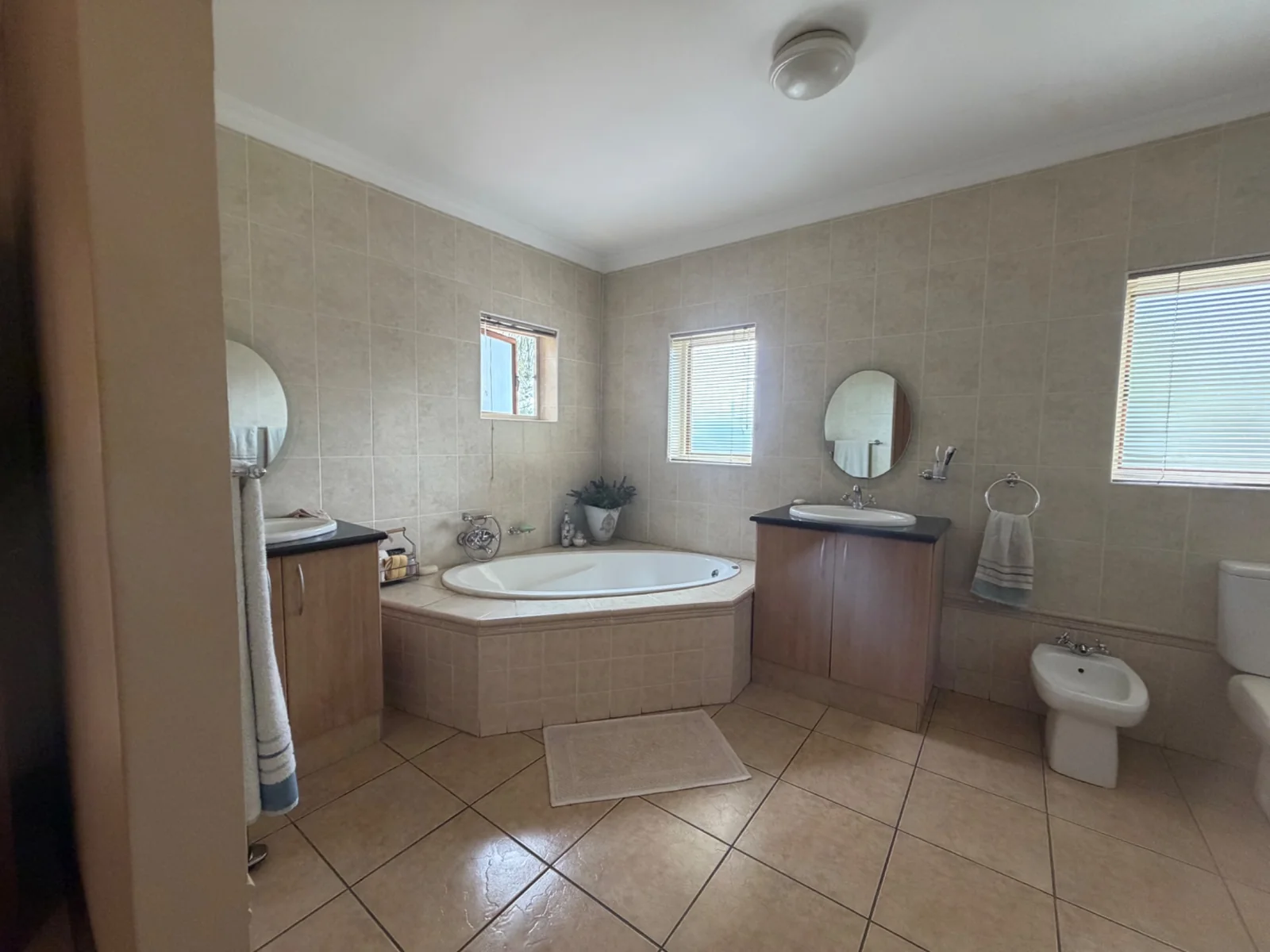 CHARM AND STYLE TEAMED WITH ELEGANCE ..... INSIDE A SECURITY ESTATE!