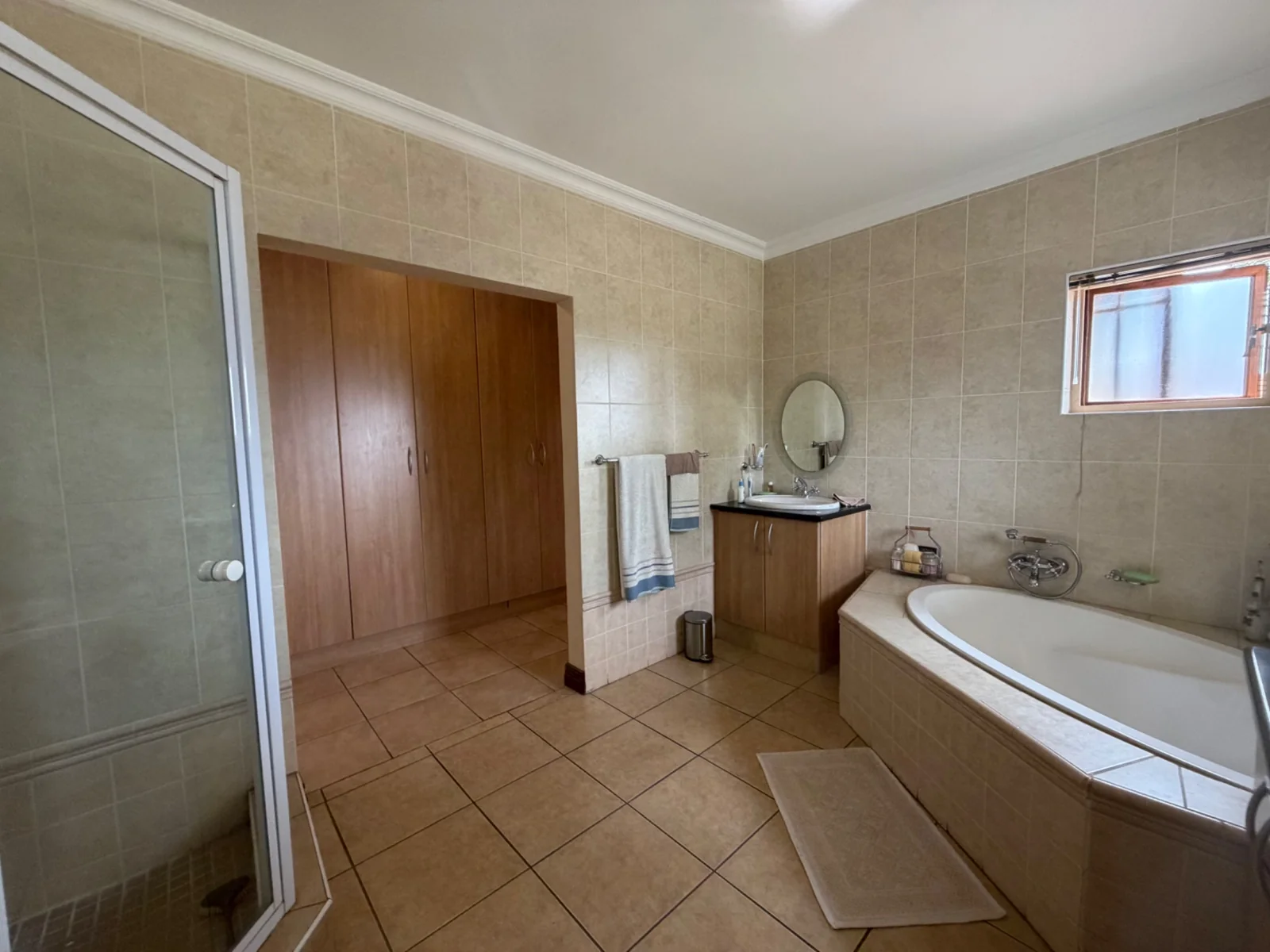 CHARM AND STYLE TEAMED WITH ELEGANCE ..... INSIDE A SECURITY ESTATE!