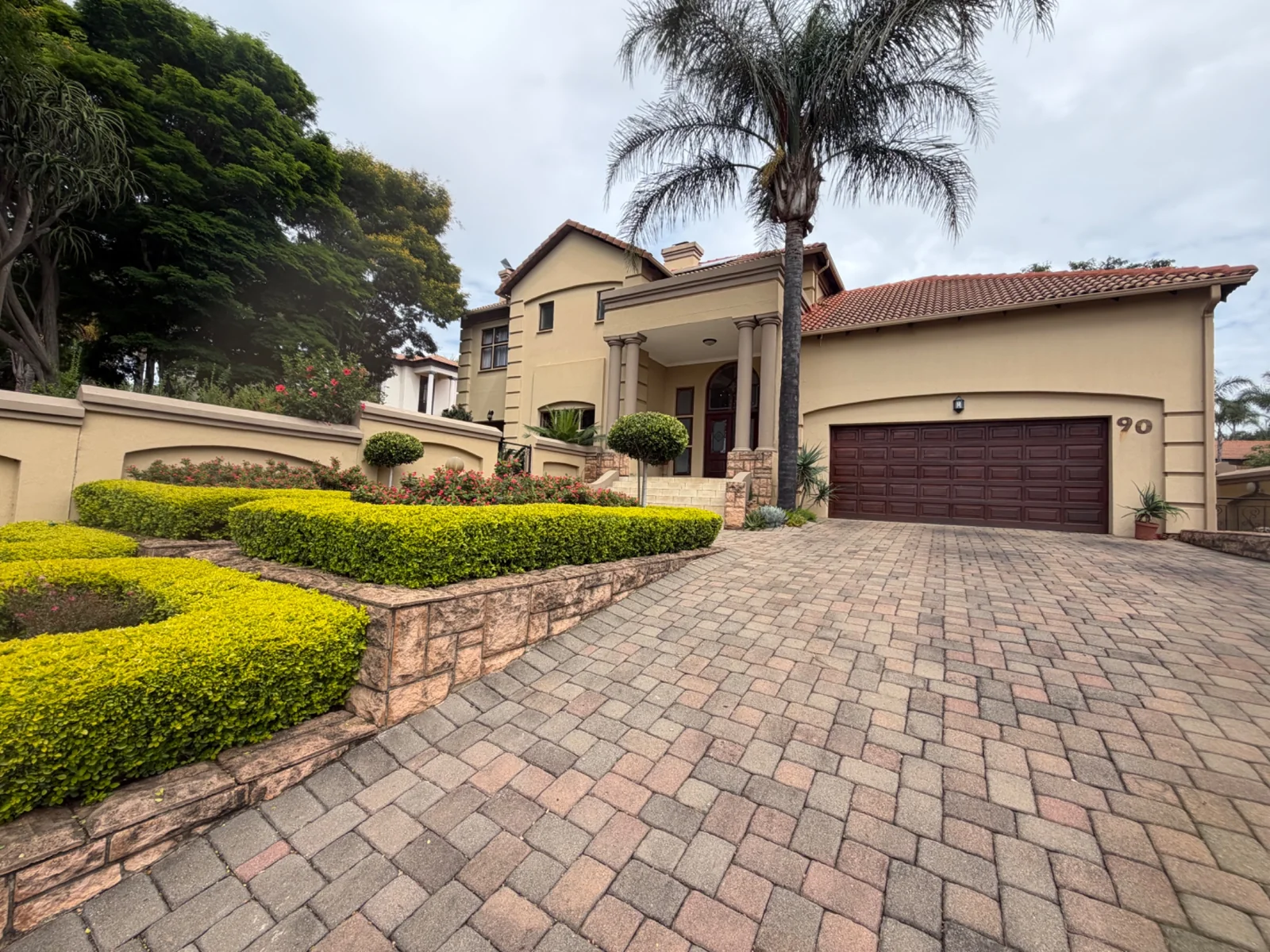 CHARM AND STYLE TEAMED WITH ELEGANCE ..... INSIDE A SECURITY ESTATE!