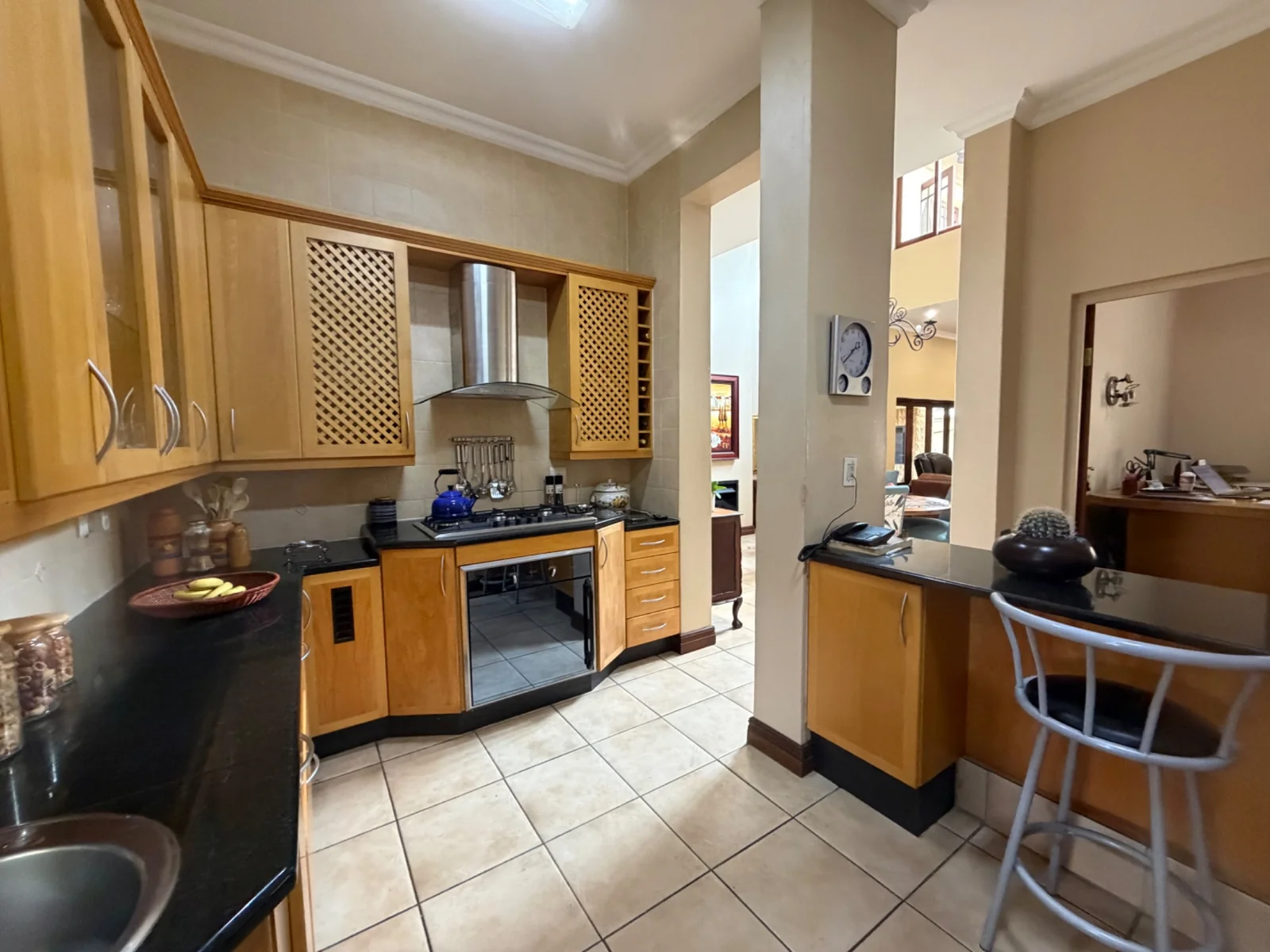 CHARM AND STYLE TEAMED WITH ELEGANCE ..... INSIDE A SECURITY ESTATE!