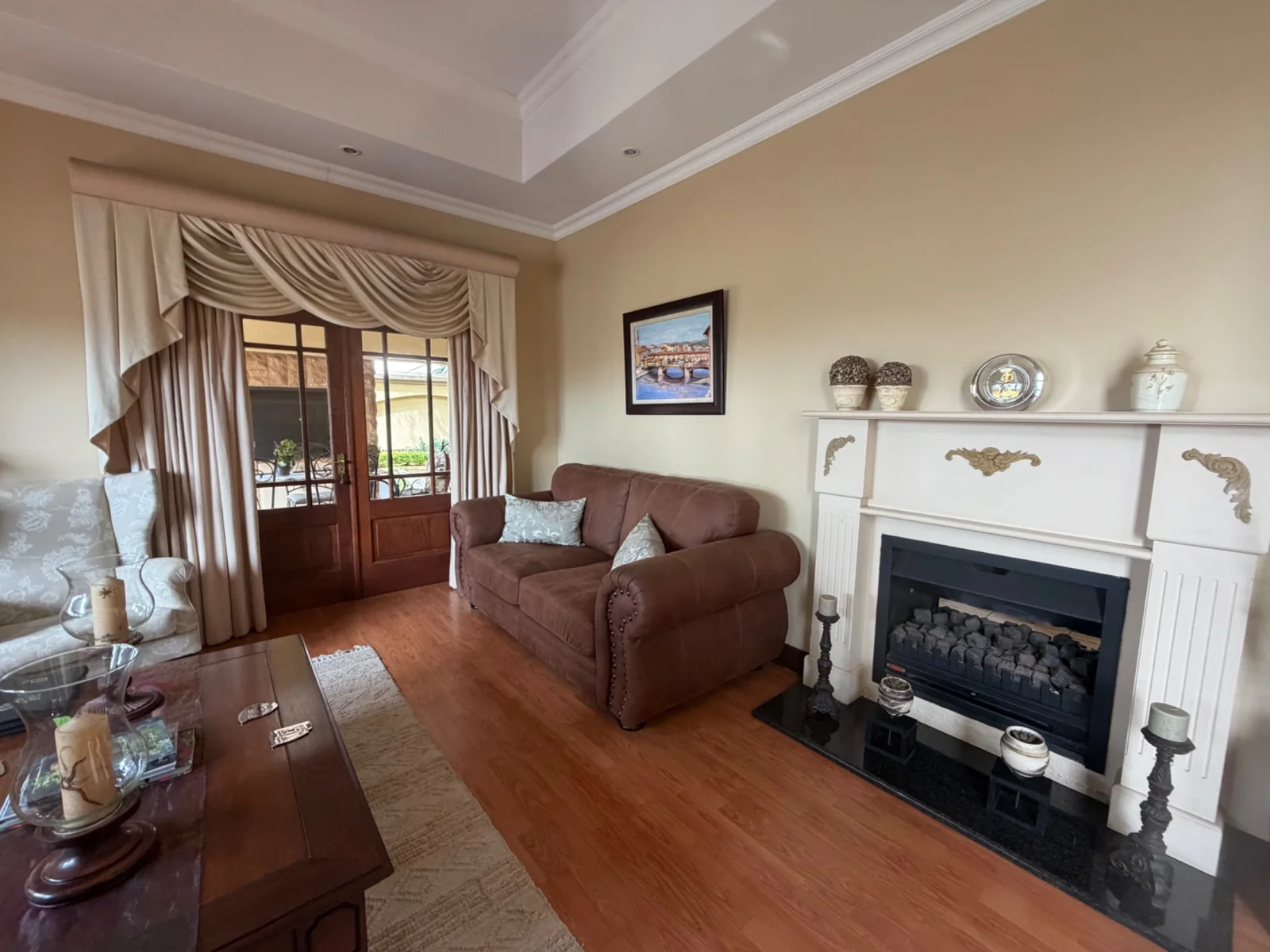 CHARM AND STYLE TEAMED WITH ELEGANCE ..... INSIDE A SECURITY ESTATE!