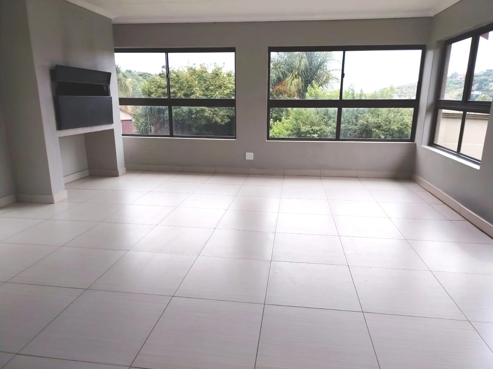 Fabulous Rental Property in a perfect, tranquil setting of Rangeview ext