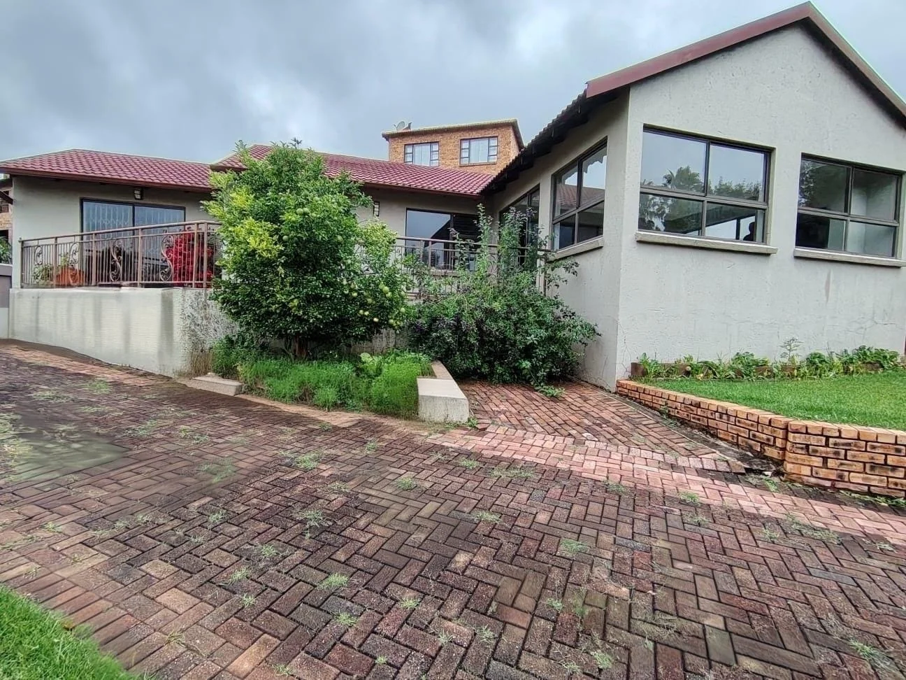Fabulous Rental Property in a perfect, tranquil setting of Rangeview ext