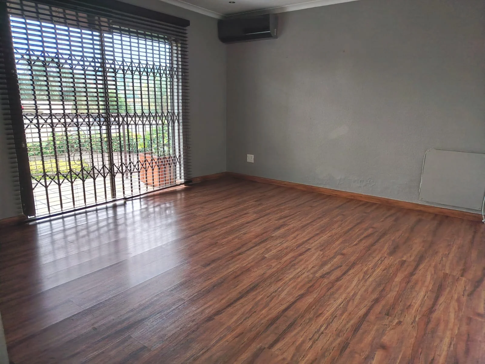 Fabulous Rental Property in a perfect, tranquil setting of Rangeview ext