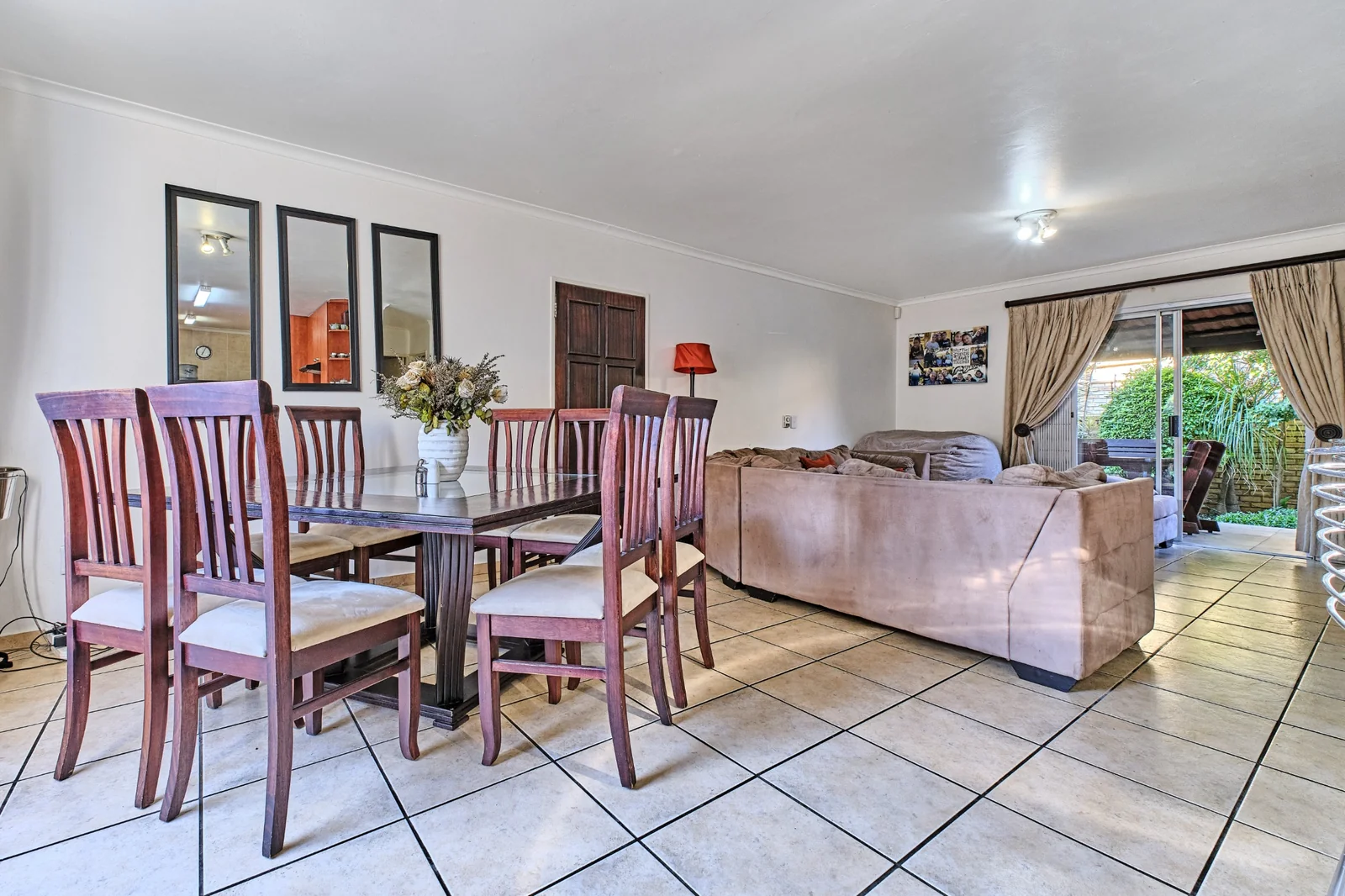 4 Bedroom Townhouse for Sale in Willowbrook