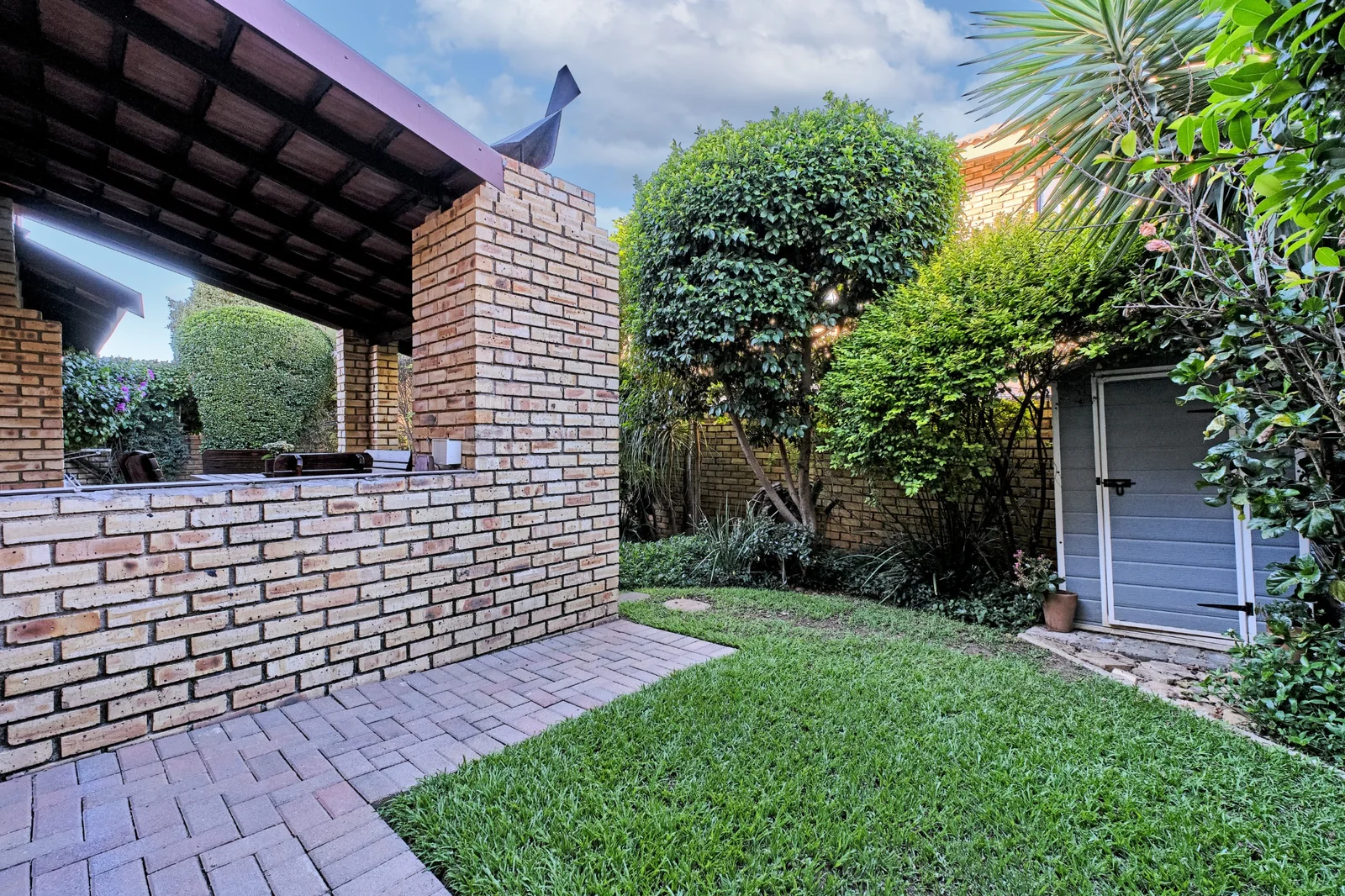 4 Bedroom Townhouse for Sale in Willowbrook