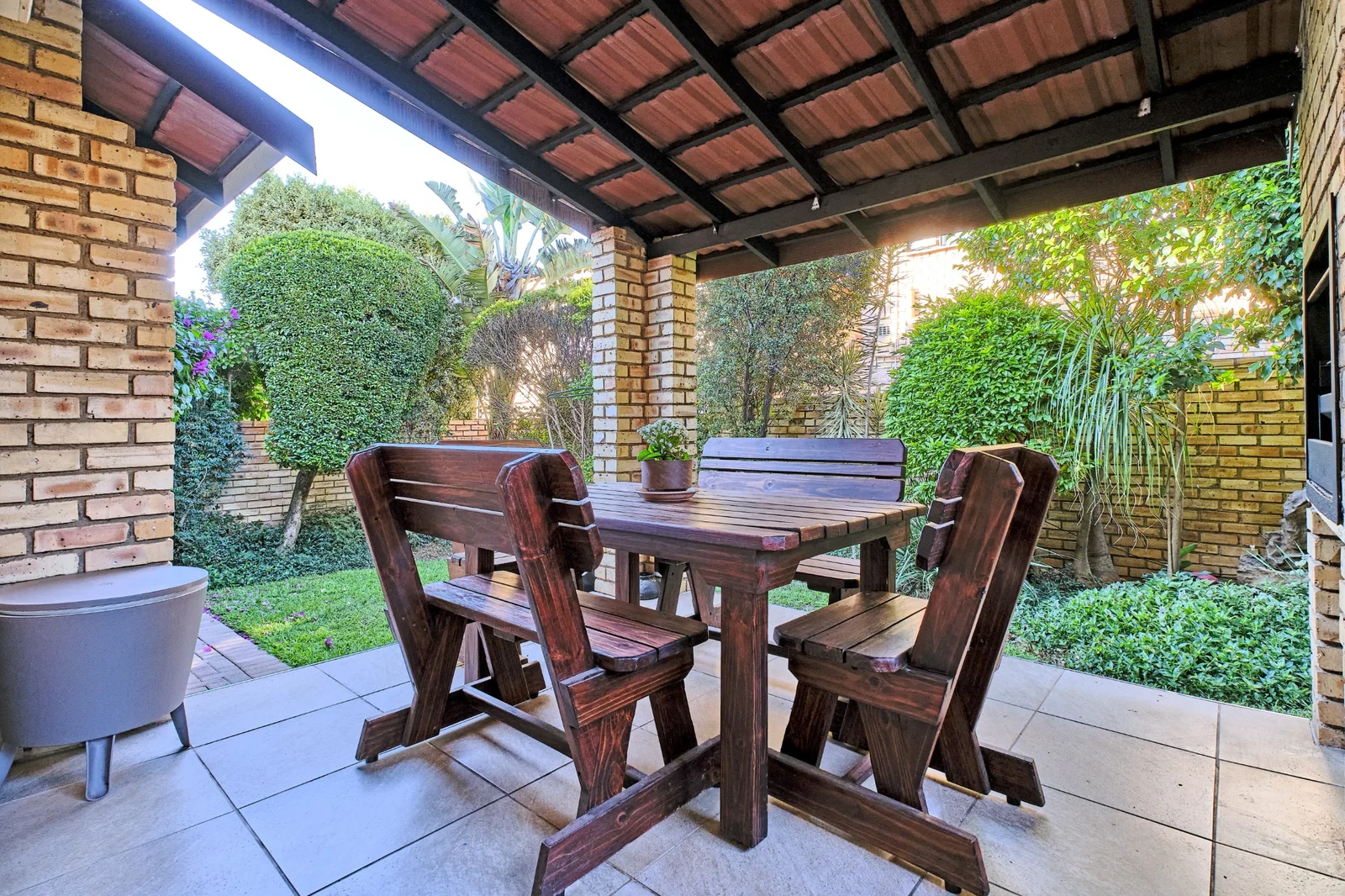 4 Bedroom Townhouse for Sale in Willowbrook