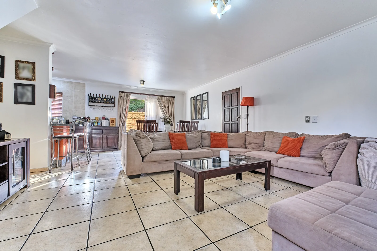 4 Bedroom Townhouse for Sale in Willowbrook