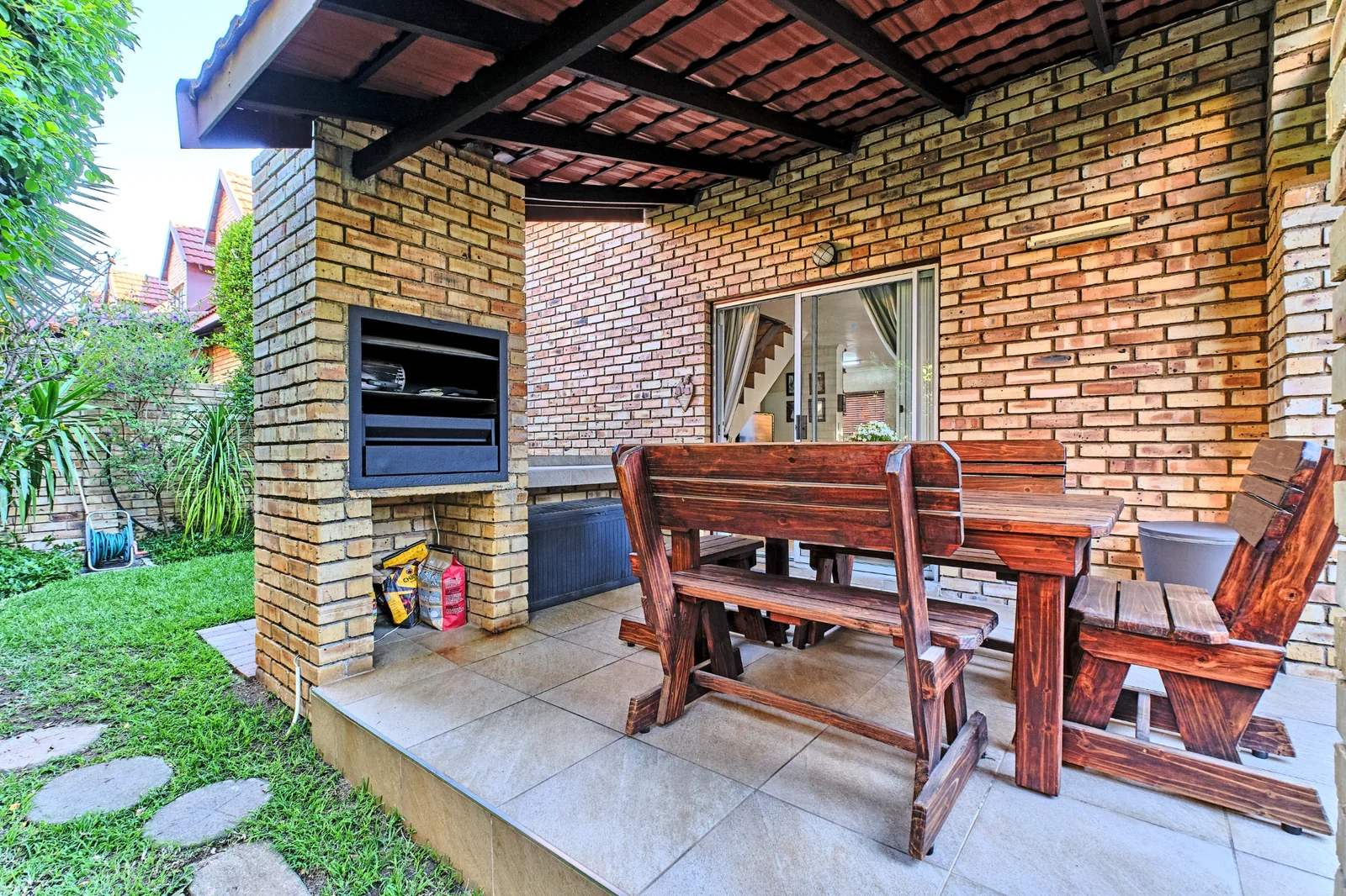 4 Bedroom Townhouse for Sale in Willowbrook