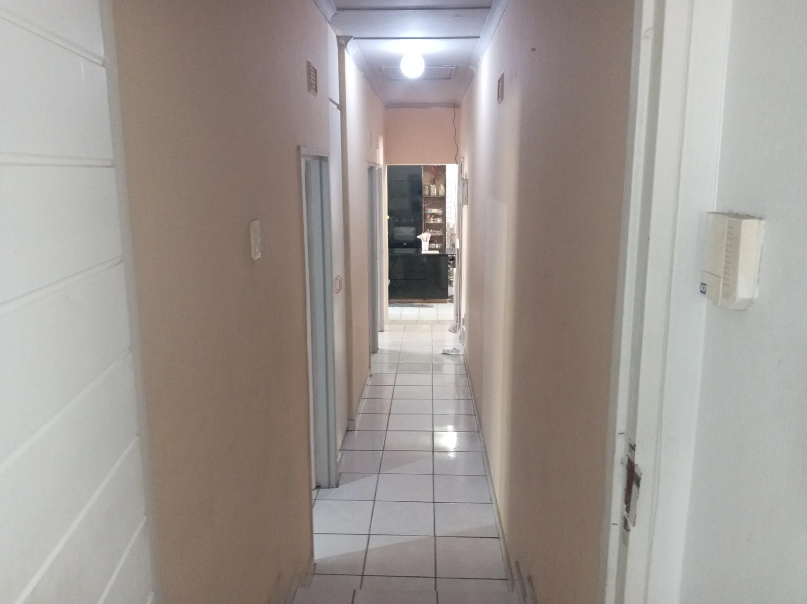 <br/>SPACIOUS 3- BEDROOM HOME WITH TWO INCOME-GENERATING FLATS ON A LARGE PROPERTY<br/>