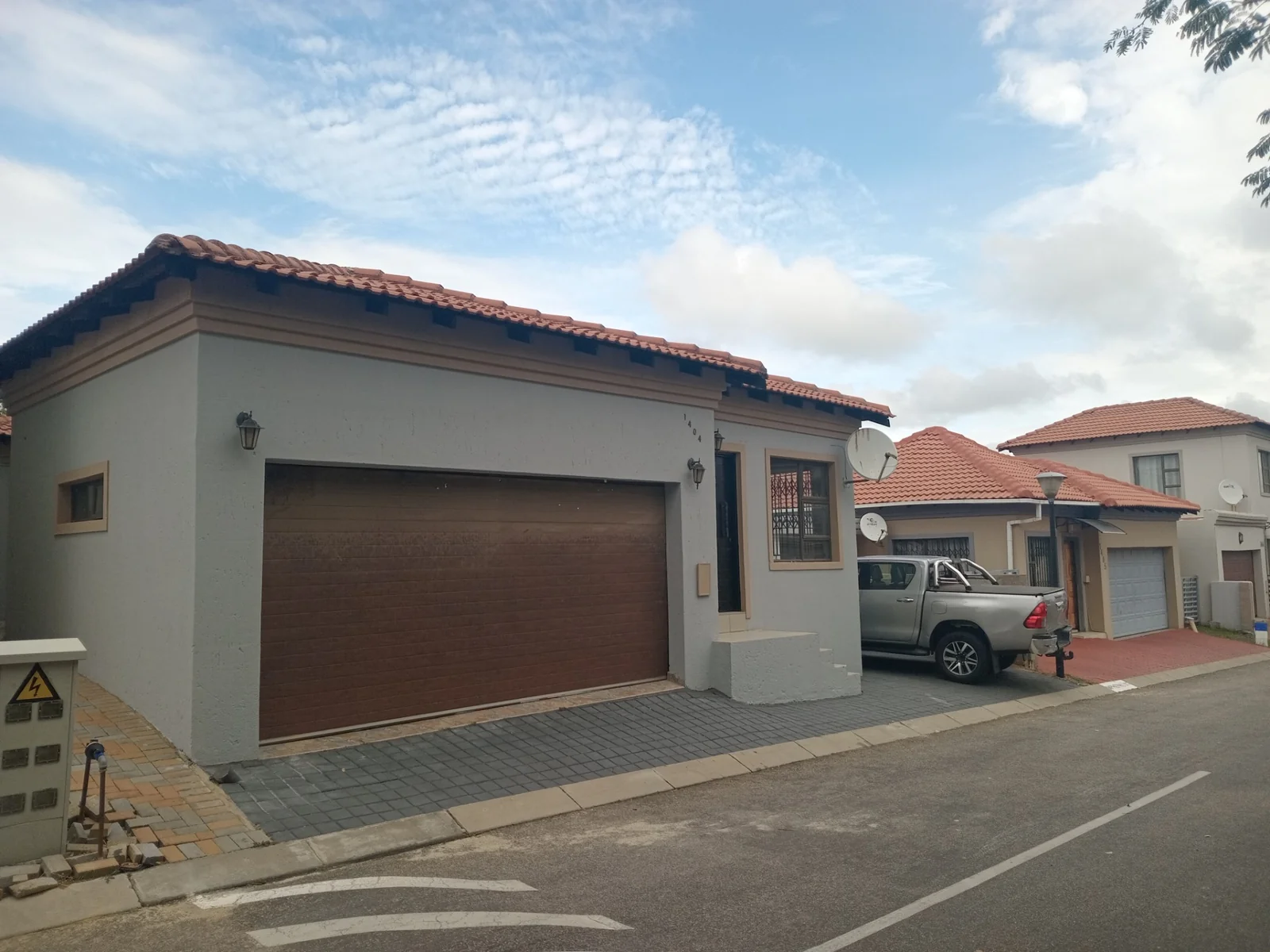 A  lovely 3 bed 2 bath house Sagewood, Midrand.