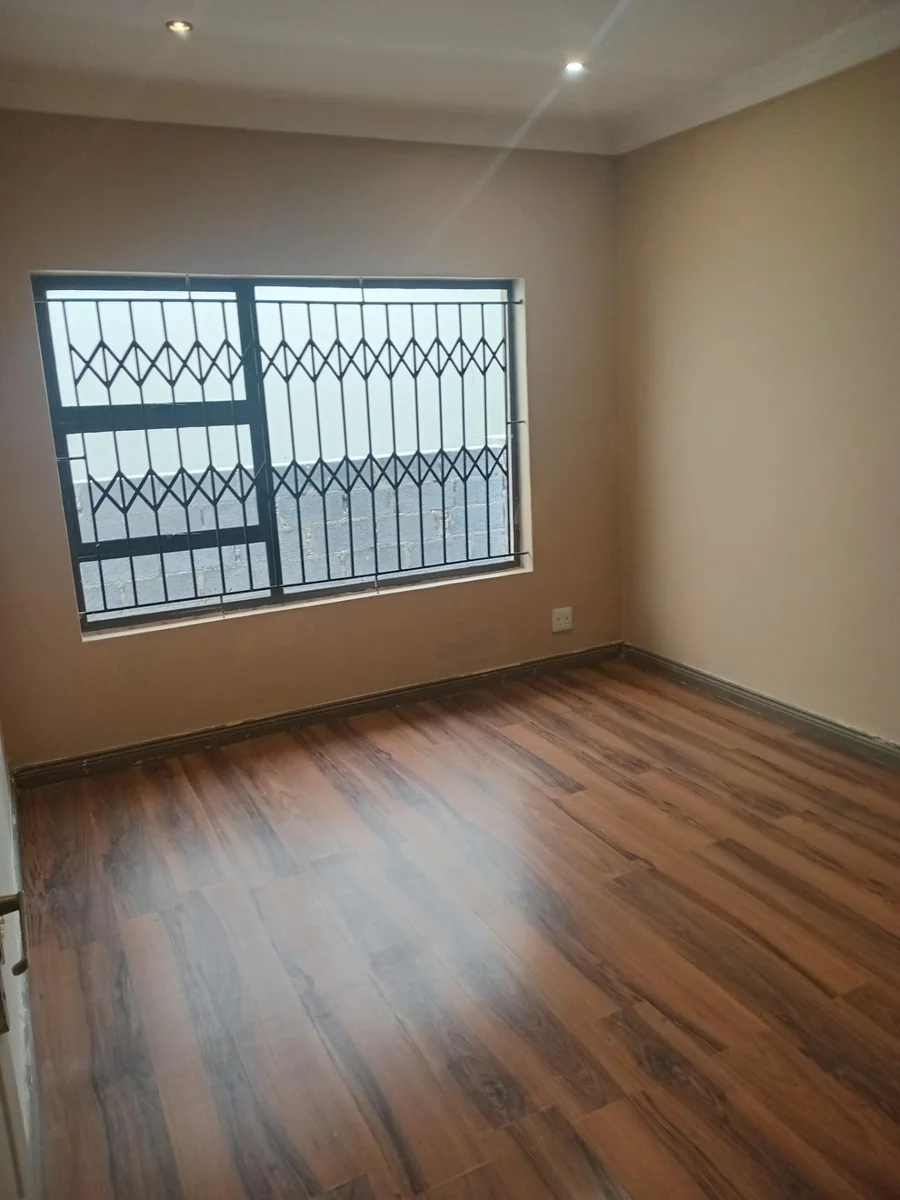 A  lovely 3 bed 2 bath house Sagewood, Midrand.