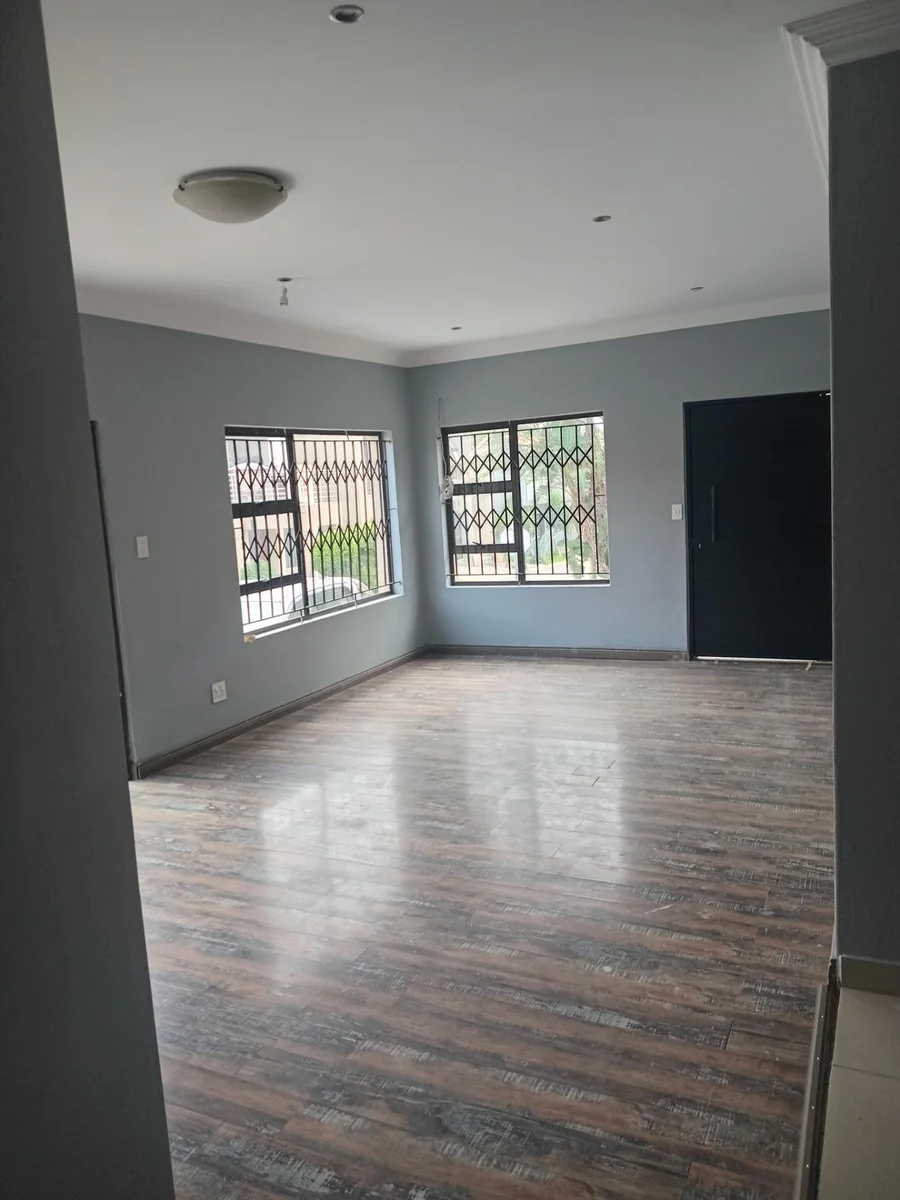 A  lovely 3 bed 2 bath house Sagewood, Midrand.