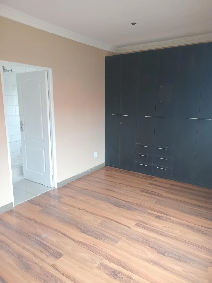 A  lovely 3 bed 2 bath house Sagewood, Midrand.