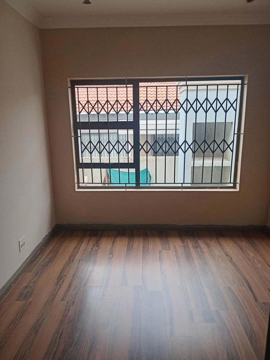 A  lovely 3 bed 2 bath house Sagewood, Midrand.