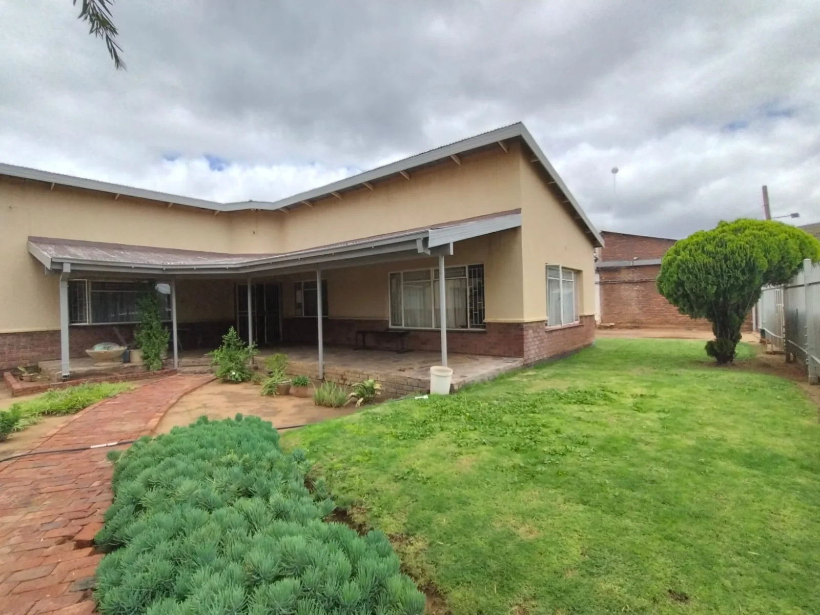 4 Bedroom House For Sale