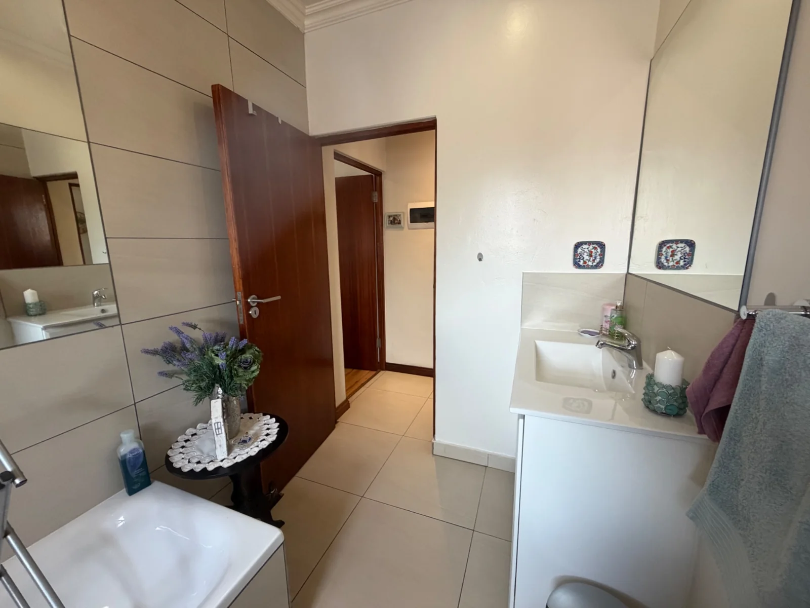 NEW LISTING ...... RETIREMENT LIVING AT IT'S BEST!