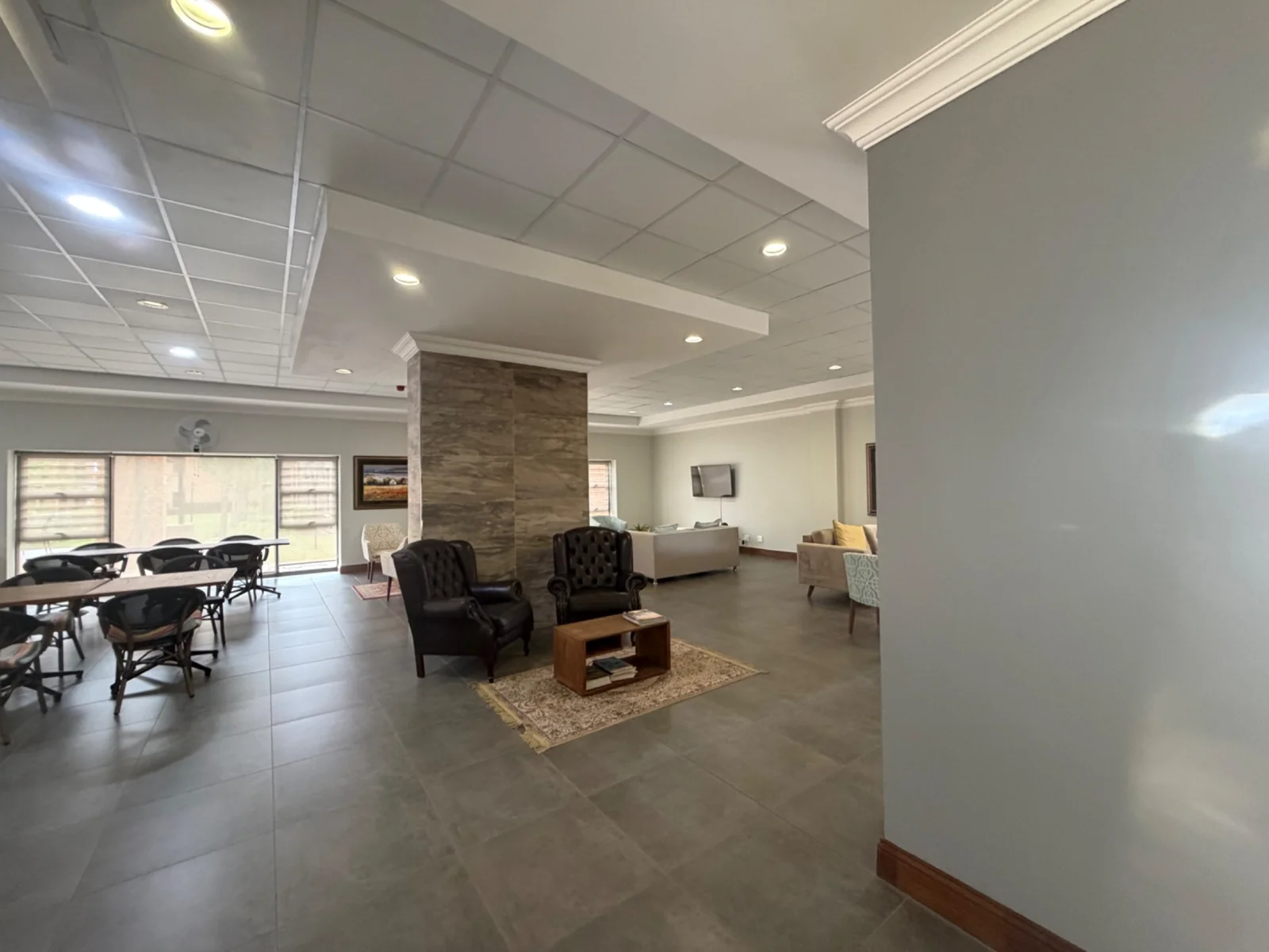 NEW LISTING ...... RETIREMENT LIVING AT IT'S BEST!