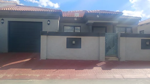 Golden Gardens, Sebokeng