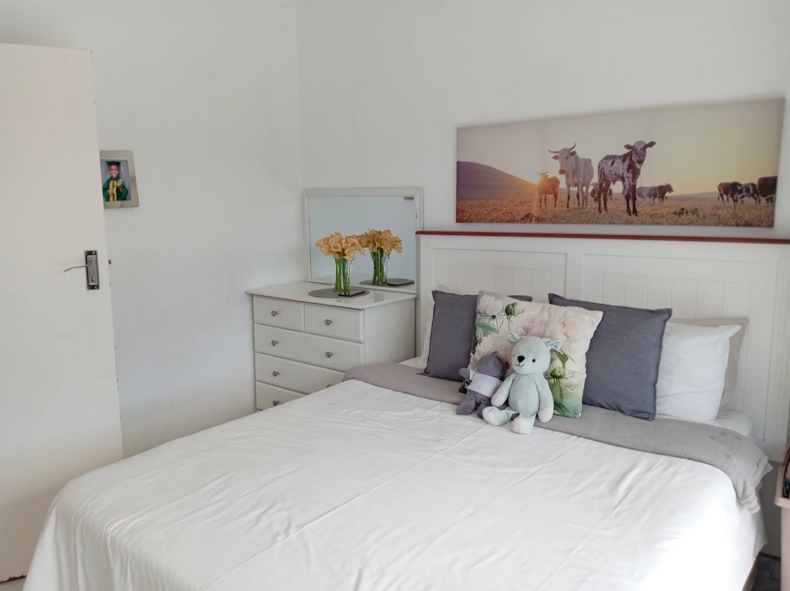 STEP INTO THIS STUNNING AND ELEGENCE HOUSE