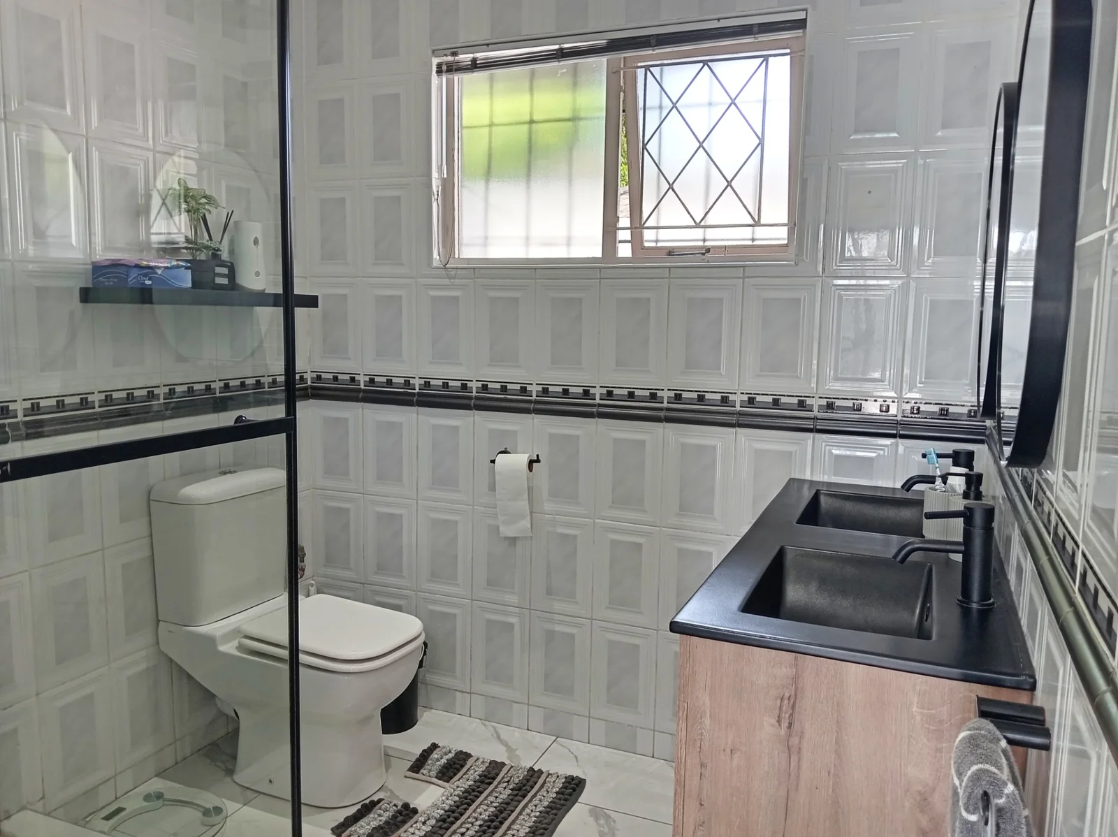 STEP INTO THIS STUNNING AND ELEGENCE HOUSE