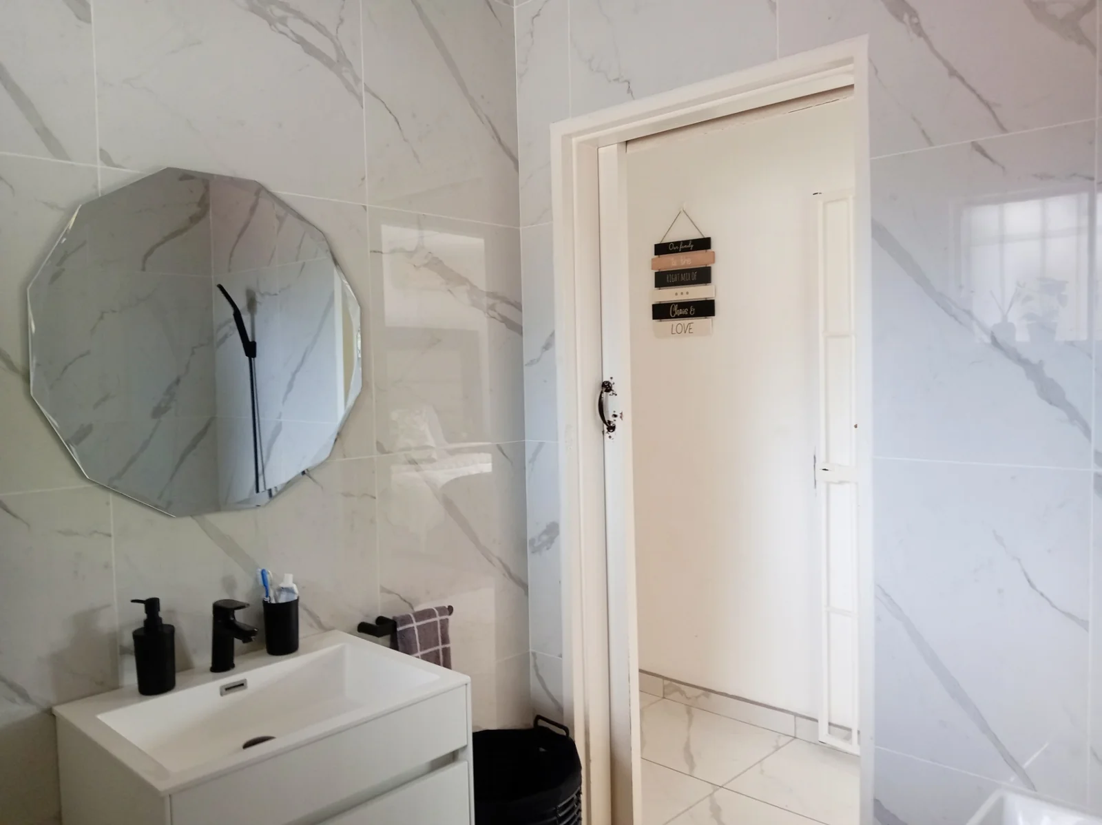 STEP INTO THIS STUNNING AND ELEGENCE HOUSE