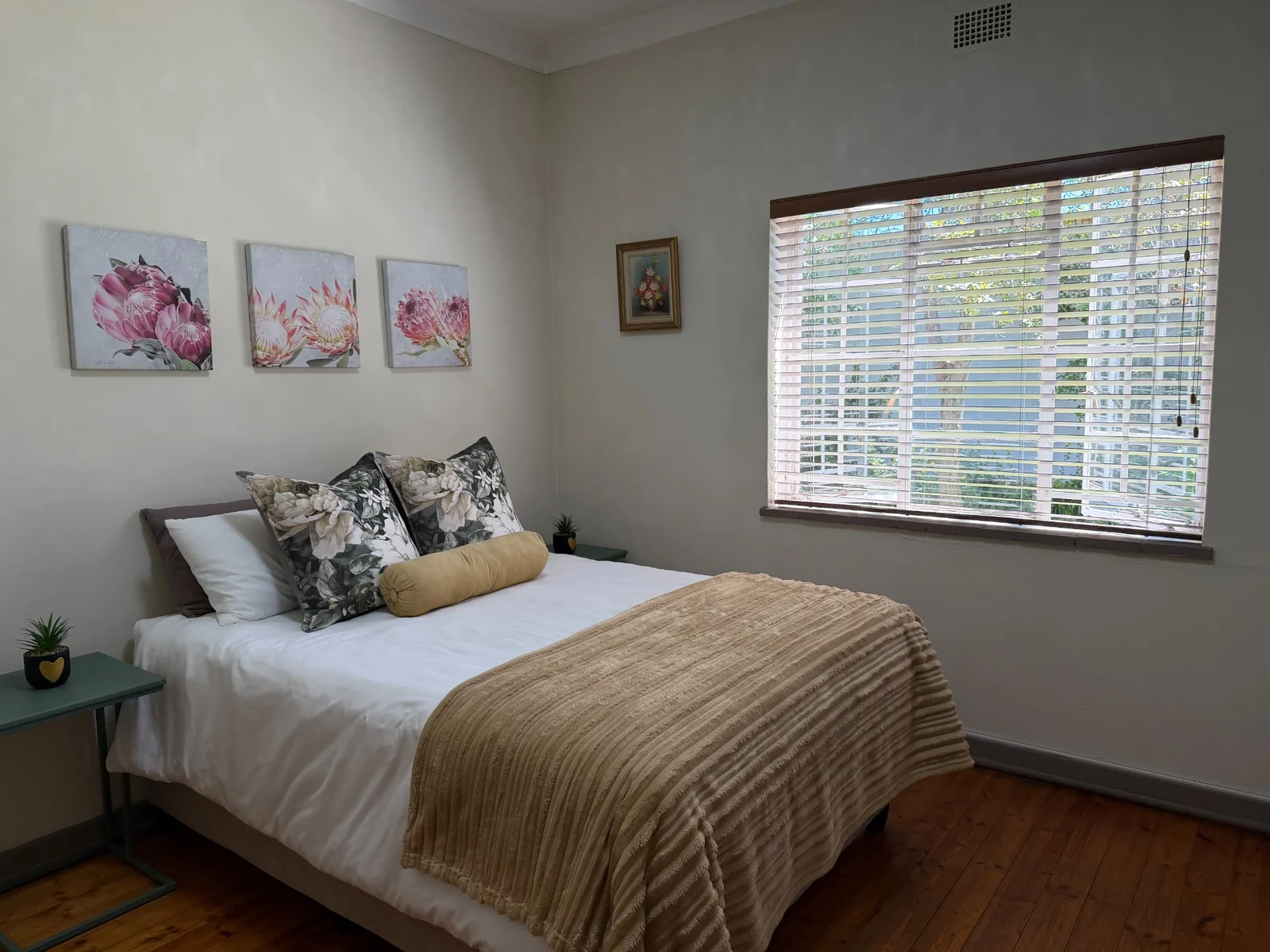 Bayswater Move in Ready Bayswater home with a flat for sale
