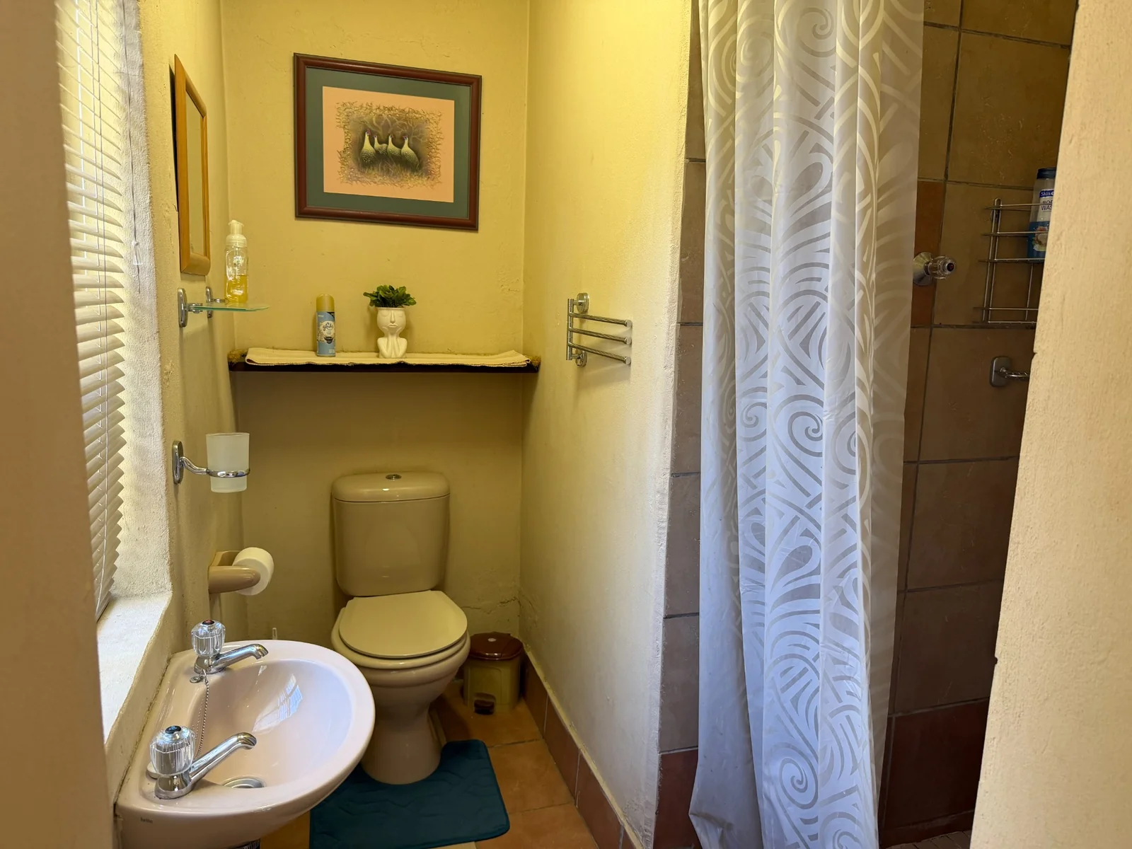 Bayswater Move in Ready Bayswater home with a flat for sale