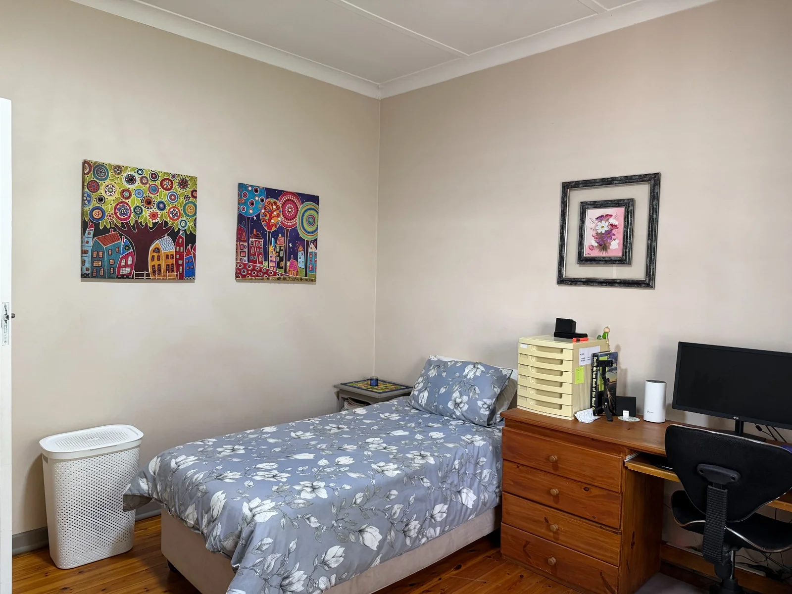 Bayswater Move in Ready Bayswater home with a flat for sale
