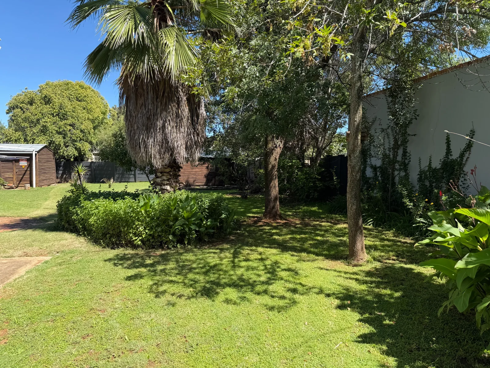 Bayswater Move in Ready Bayswater home with a flat for sale