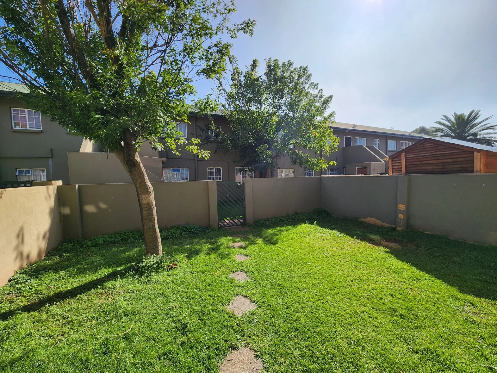 Spacious Ground Floor Unit in Secure Westwood Villas – Byers Park