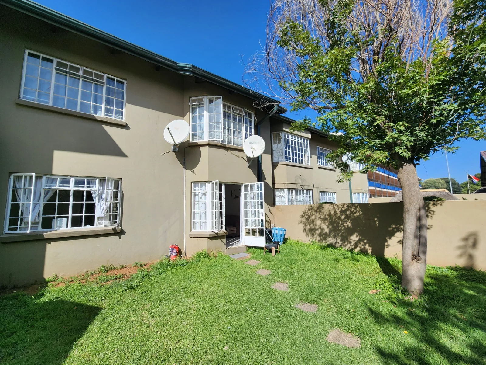 Spacious Ground Floor Unit in Secure Westwood Villas – Byers Park